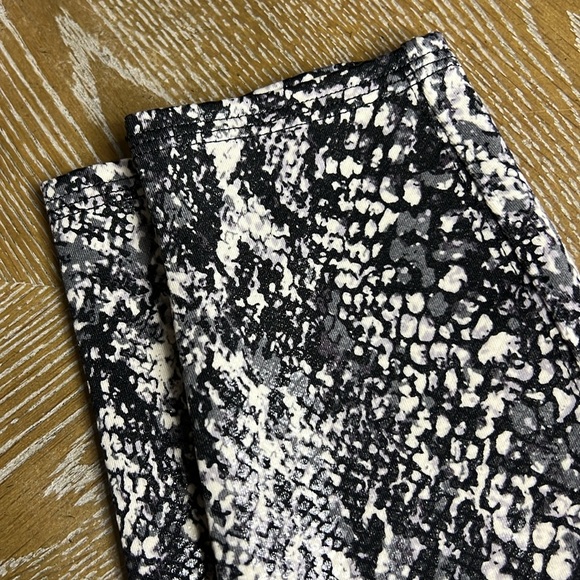 SPANX Faux Leather Snakeskin Print Leggings XL - Picture 9 of 9